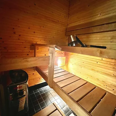 Floor Flat With Sauna, A/c & Free Parking
