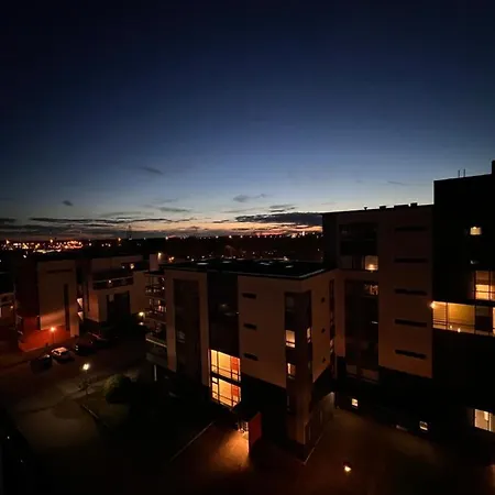 Floor Flat With Sauna, A/c & Free Parking Lejlighed *