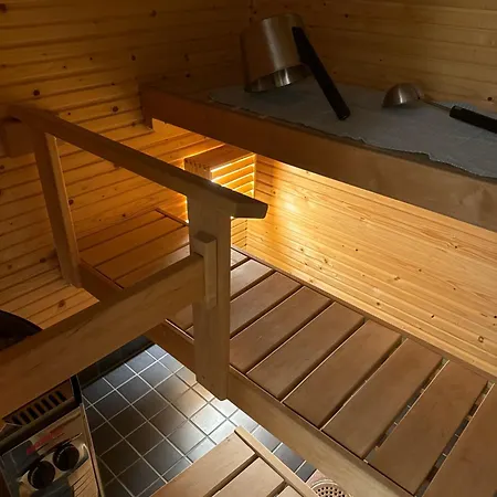 Floor Flat With Sauna, A/c & Free Parking