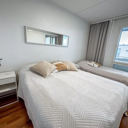 Floor Flat With Sauna, A/c & Free Parking Апартаменты Вантаа