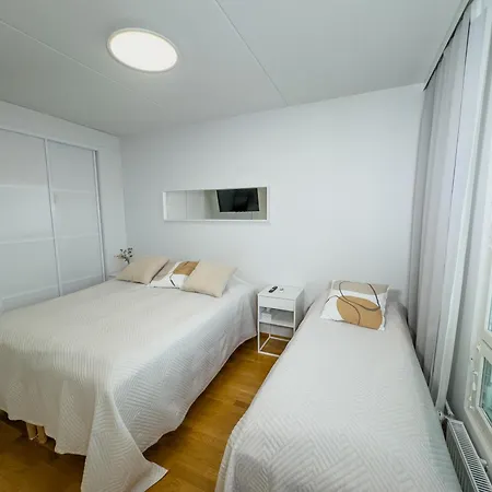 Floor Flat With Sauna, A/c & Free Parking