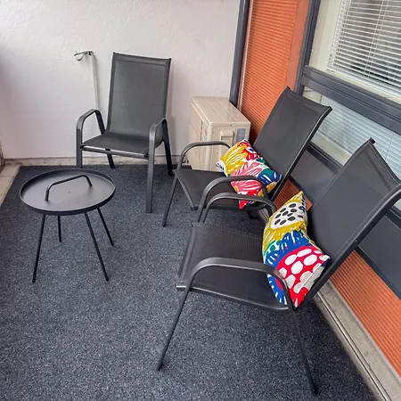 Floor Flat With Sauna, A/c & Free Parking Апартаменты Вантаа
