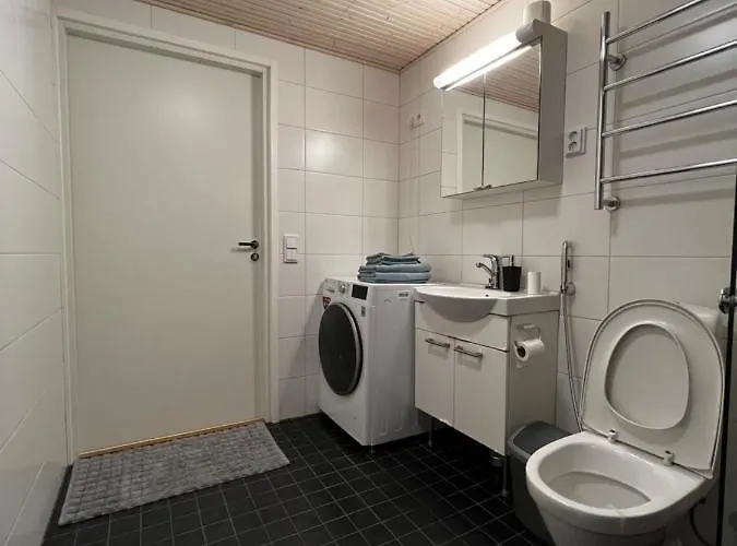 Floor Flat With Sauna, A/c & Free Parking شقة