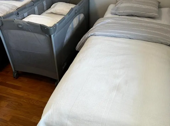 Floor Flat With Sauna, A/c & Free Parking شقة *