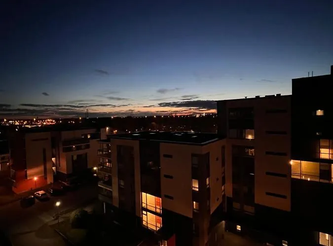 Floor Flat With Sauna, A/c & Free Parking شقة *