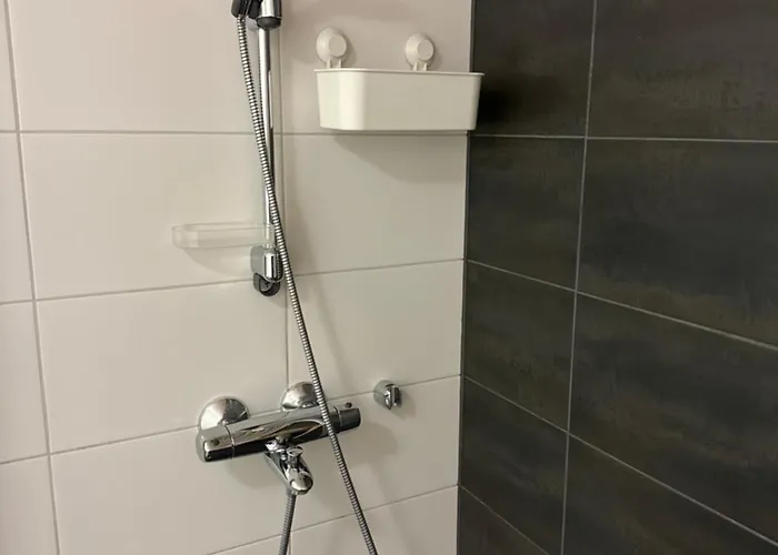 شقة Floor Flat With Sauna, A/c & Free Parking فانتا