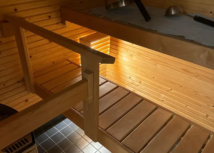 Floor Flat With Sauna, A/c & Free Parking